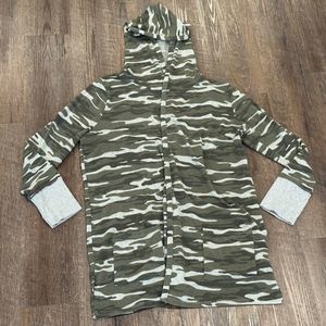 Pink Rose Women's Sweater Open Cardigan hoodie Size Large Color Camouflage